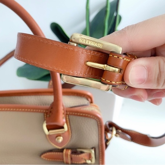 ENC Vintage Dooney & Bourke Satchel Crossbody bag